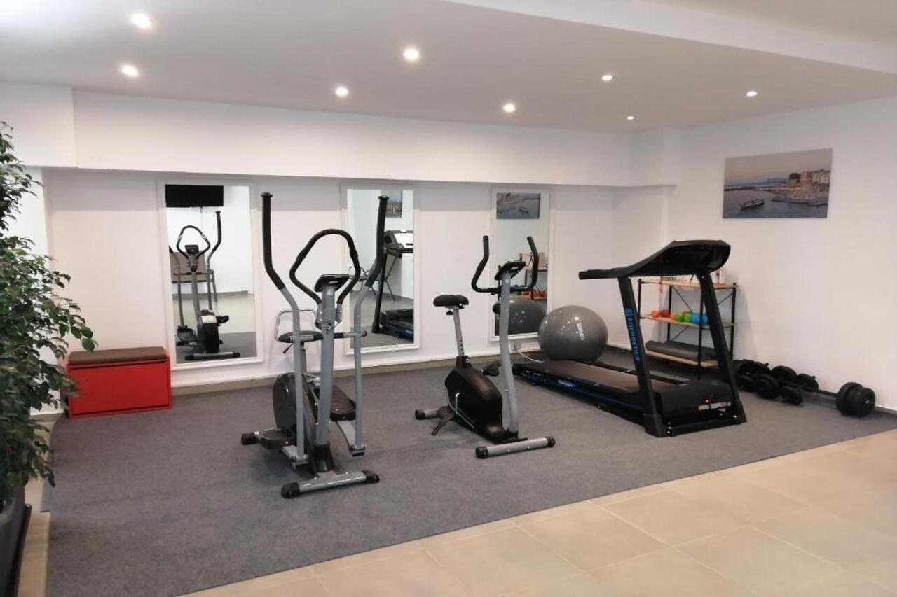 Carisa Maleme Hotel Bagian luar foto