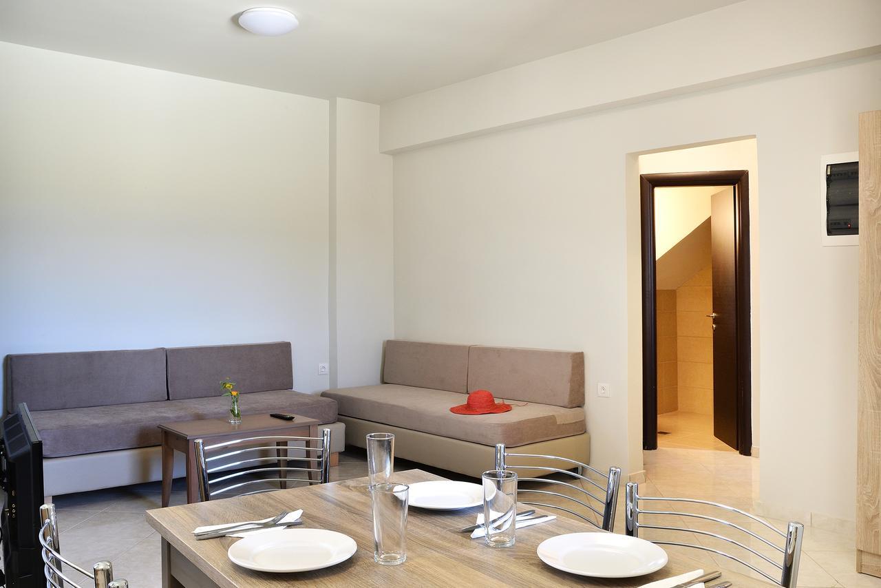 Carisa Maleme Hotel Bagian luar foto