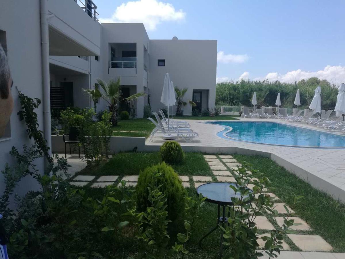 Carisa Maleme Hotel Bagian luar foto
