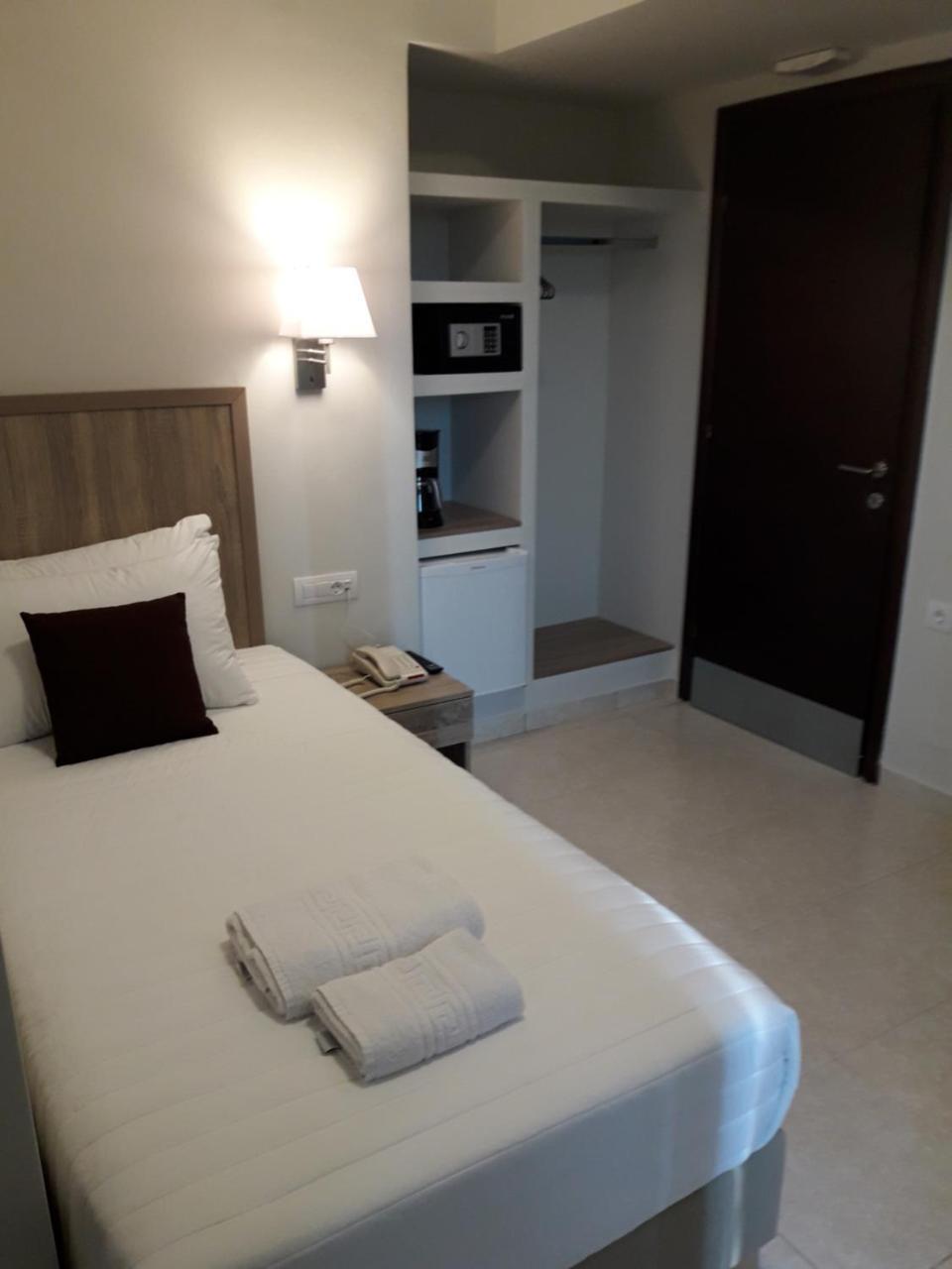 Carisa Maleme Hotel Bagian luar foto