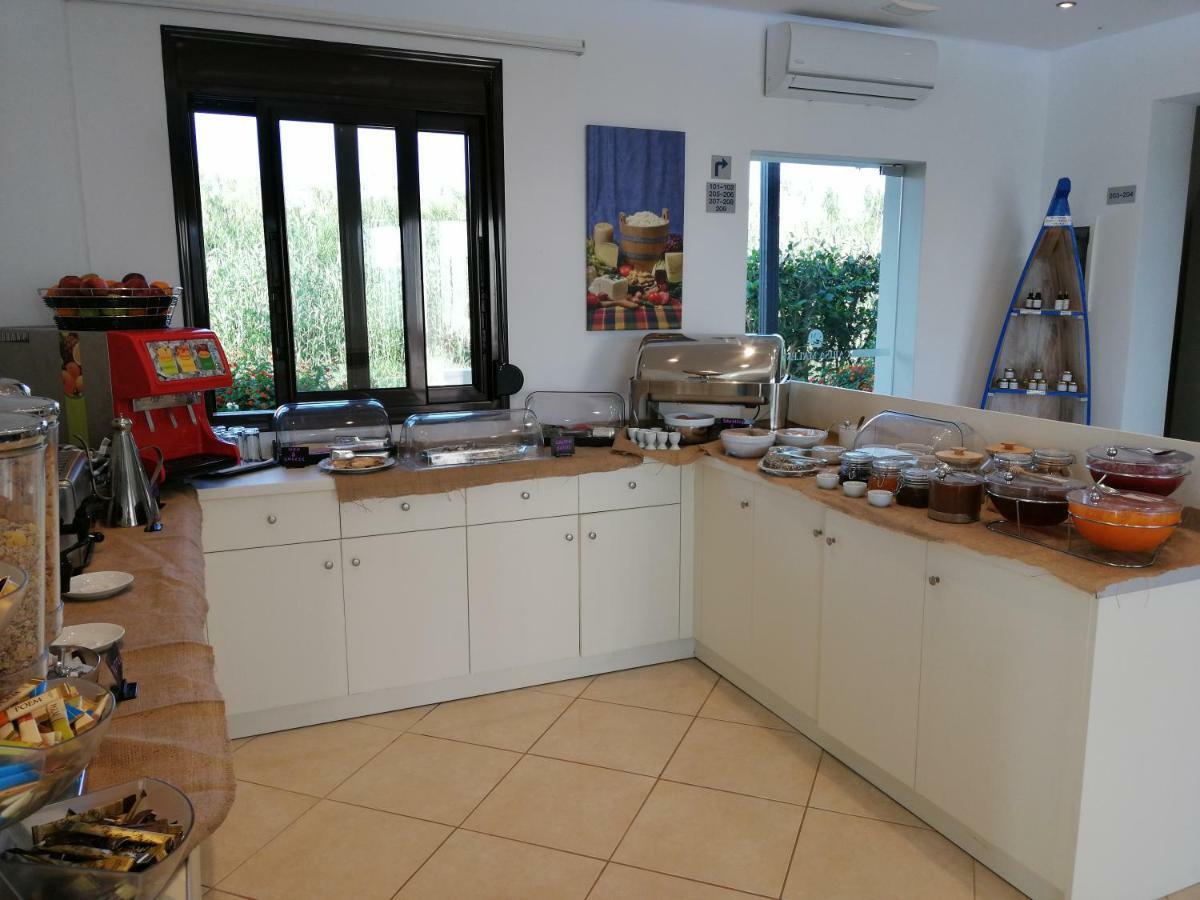 Carisa Maleme Hotel Bagian luar foto