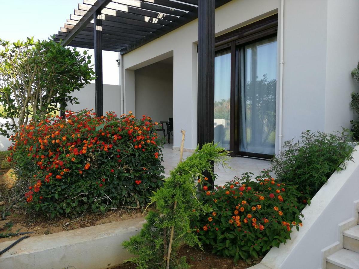 Carisa Maleme Hotel Bagian luar foto