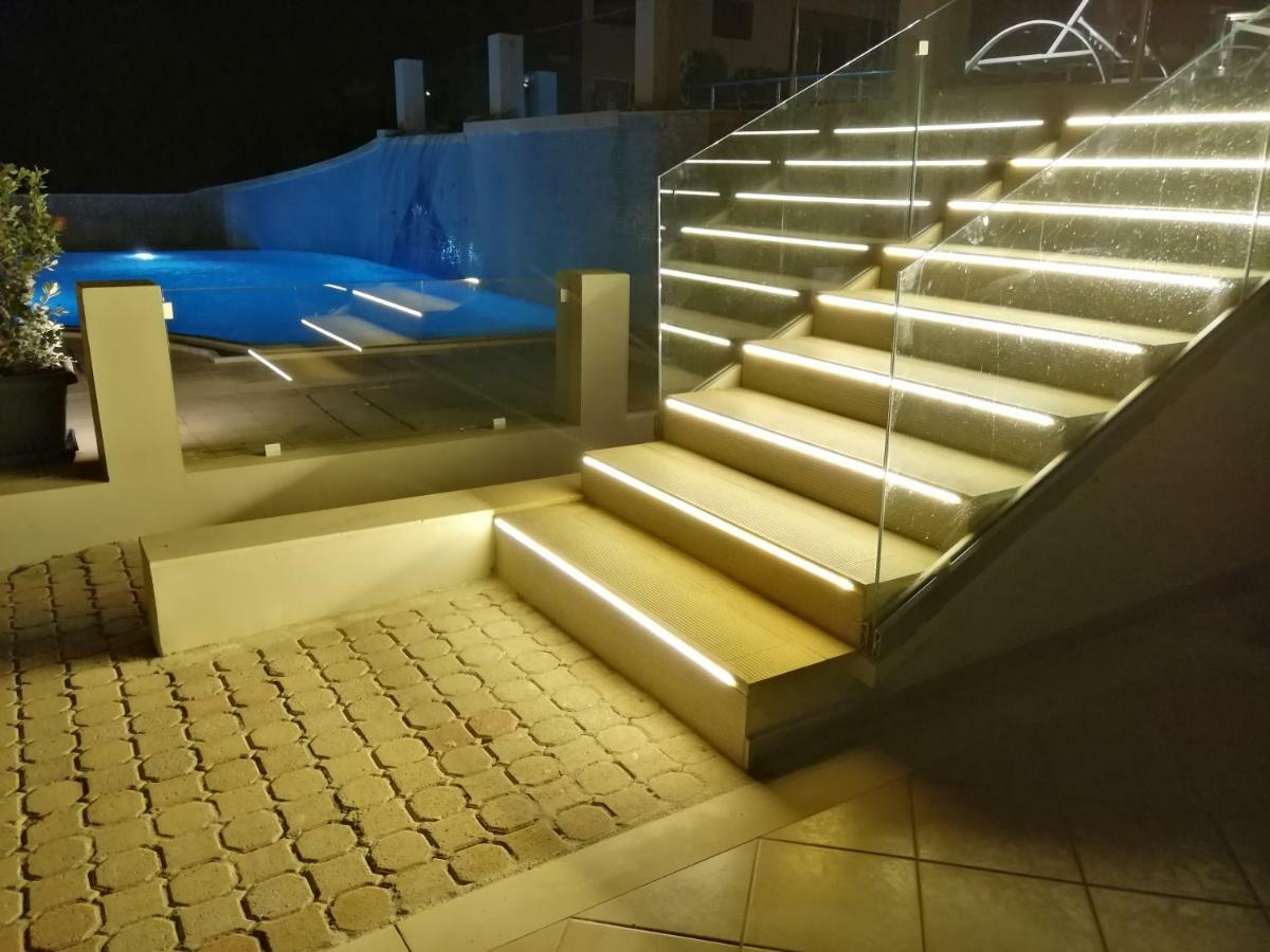 Carisa Maleme Hotel Bagian luar foto