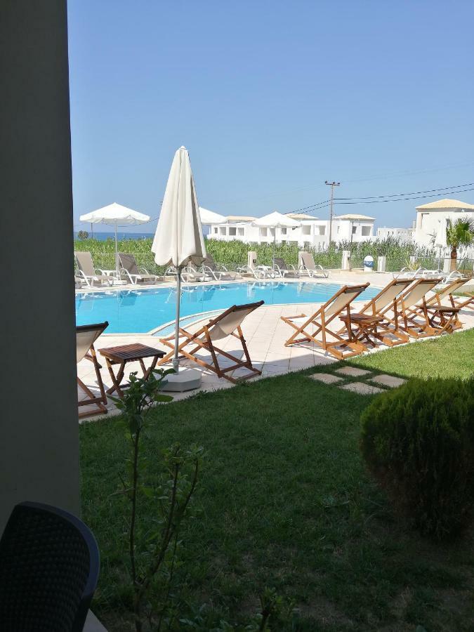 Carisa Maleme Hotel Bagian luar foto