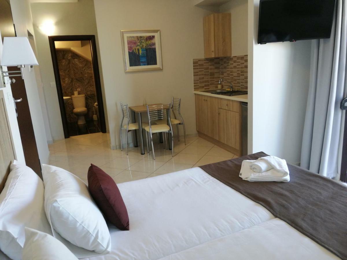 Carisa Maleme Hotel Bagian luar foto